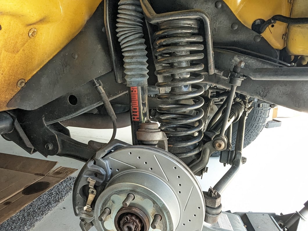 Mammoth 2.50-Inch Suspension Lift Kit with Shocks (97-06 Jeep Wrangler TJ)