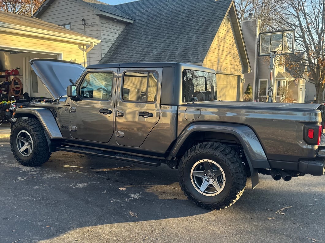 Mammoth Boulder Simulated Beadlock Style Charcoal Wheel; 17x9; -6mm Offset (20-25 Jeep Gladiator JT)