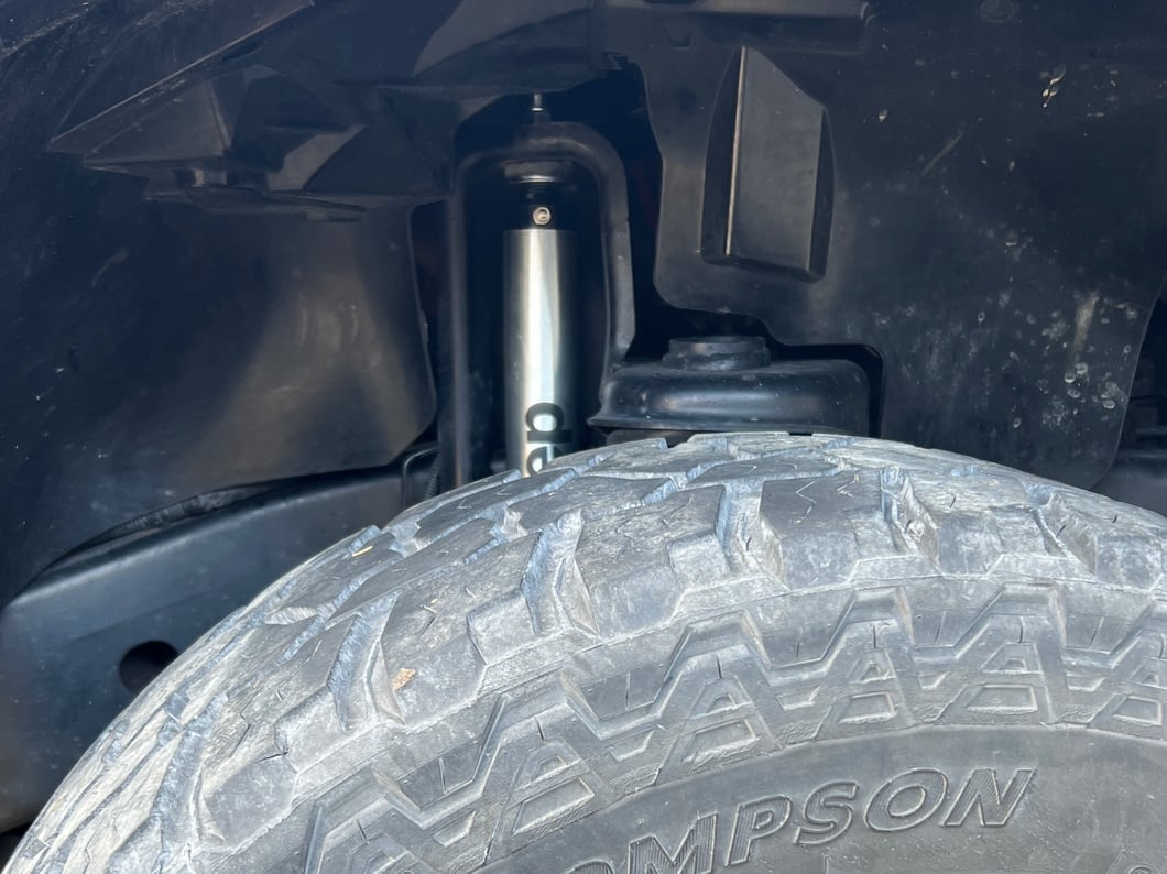 Jeep Licensed by Mammoth Nitrogen Charged Rear Shock for 1.50 to 3.50-Inch Lift (07-18 Jeep Wrangler JK)