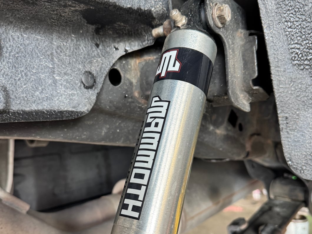Mammoth Pro-Series Nitrogen Charged Rear Shock for 0 to 1-Inch Lift (09-25 4WD F-150, Excluding Raptor)