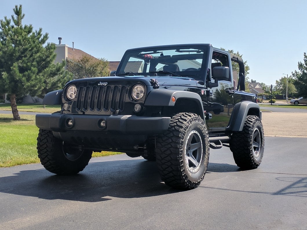 Mammoth Boulder Simulated Beadlock Style Charcoal Wheel; 17x9; -6mm Offset (07-18 Jeep Wrangler JK)