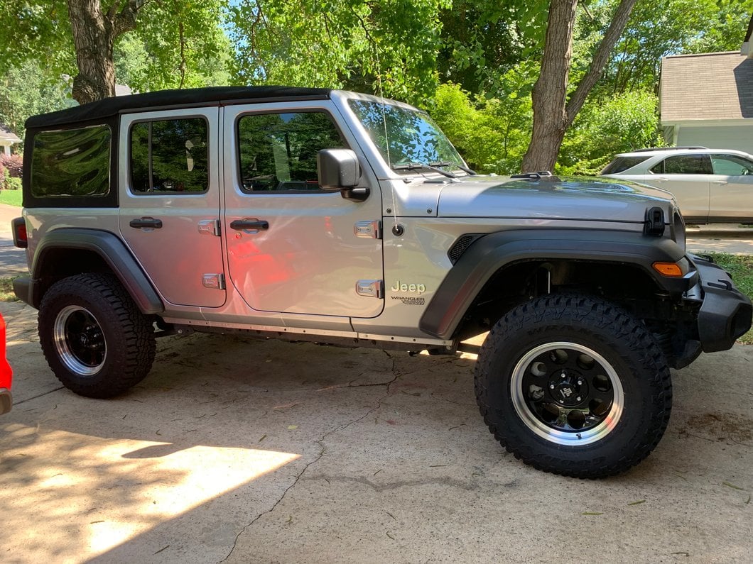 Mammoth 8 Aluminum Black Wheel; 17x9; -6mm Offset (18-25 Jeep Wrangler JL)